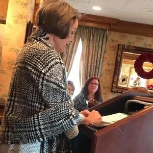 Meet your Posher, Leslie